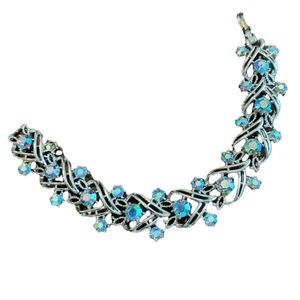 Vintage Brilliant Blue Rhinestone and silvertone Bracelet